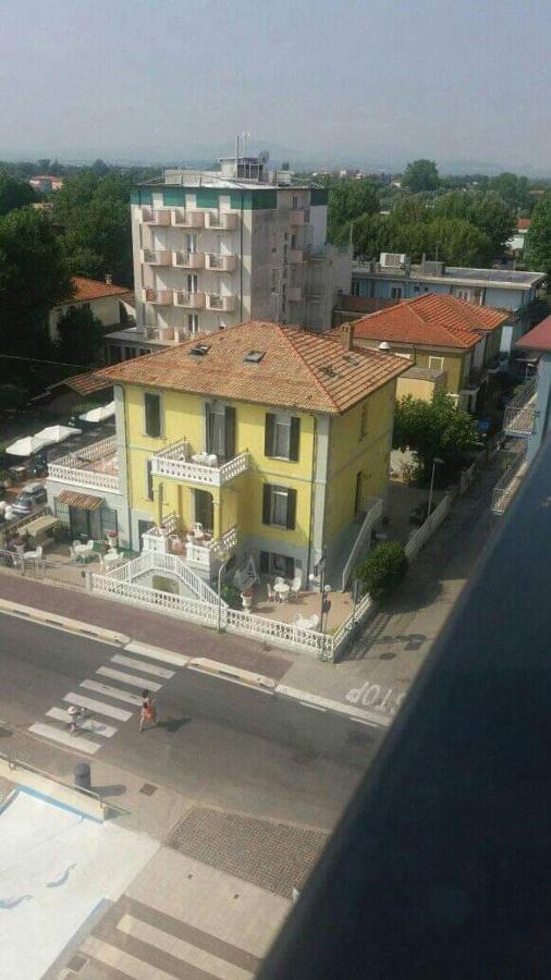 Hotel Villa Laura Rimini Exterior foto