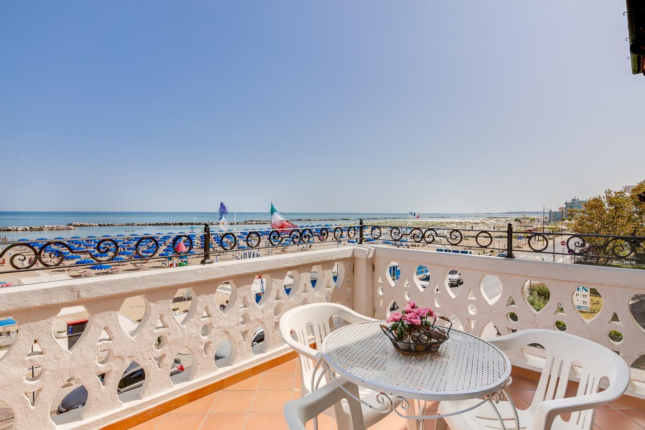 Hotel Villa Laura Rimini Exterior foto